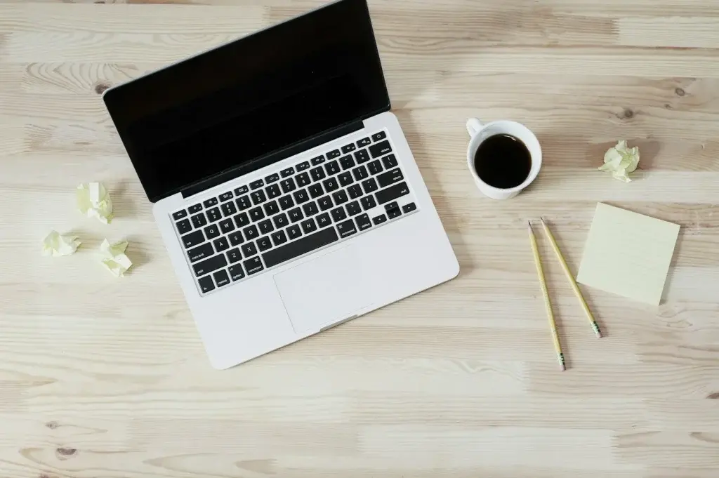 GST registration process for ecommerce sellers in India with invoice and laptop