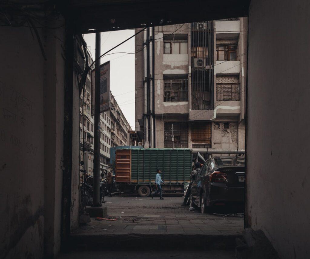 packers and movers charges in Delhi for 2BHK