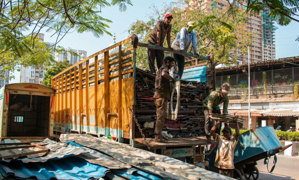 how to choose packers and movers in Mumbai